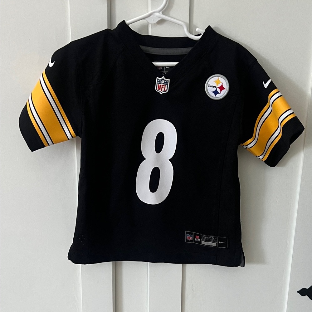 Nike Kids Black and Gold Jersey